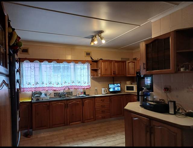 4 BEDROOM HOUSE FOR SALE IN SHALLCROSS